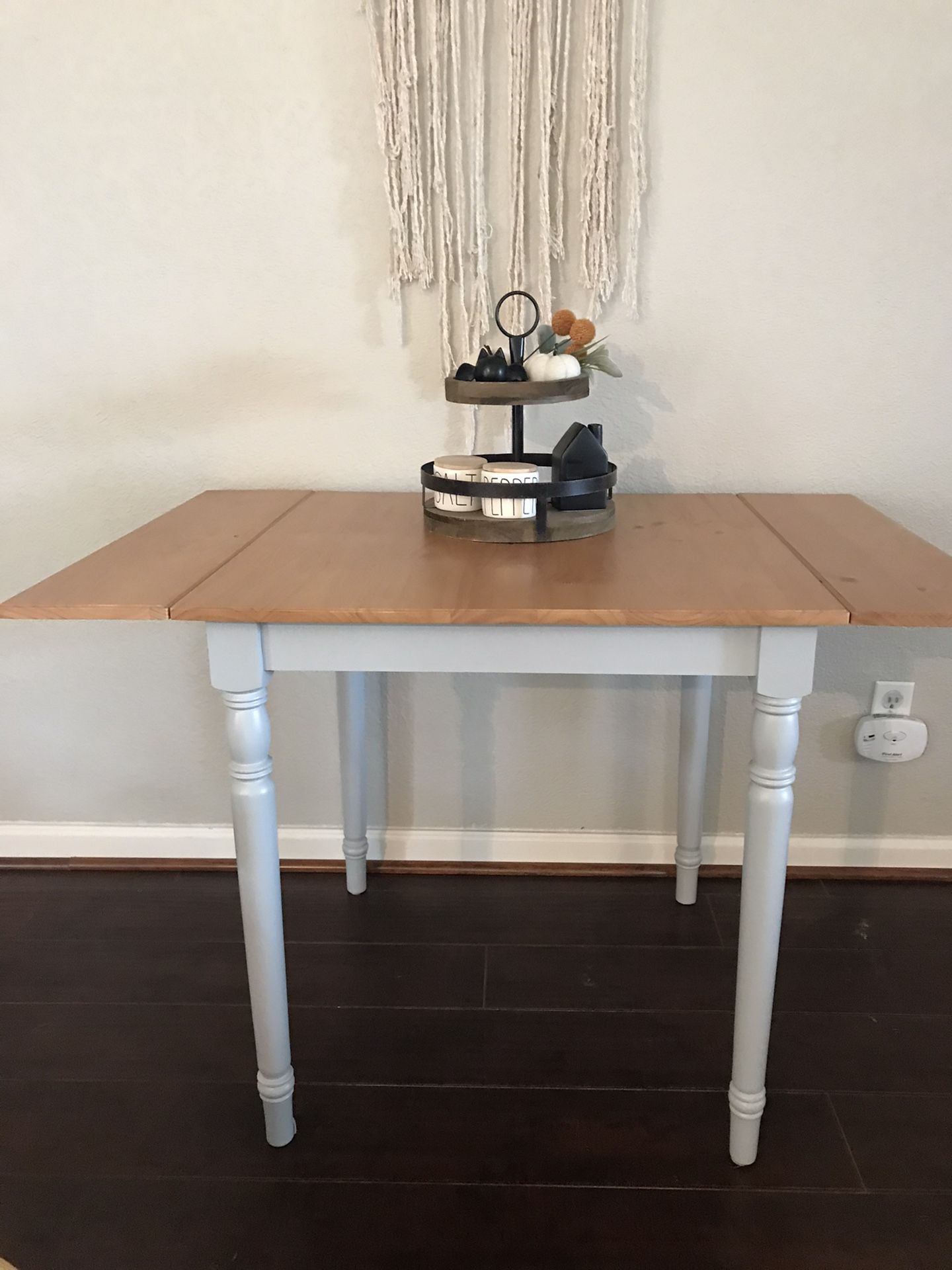 Small dining room table or desk