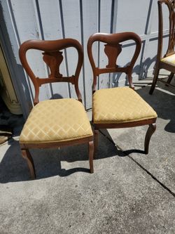 Sitting CHAIRS