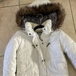 Women’s Puffer jacket- White