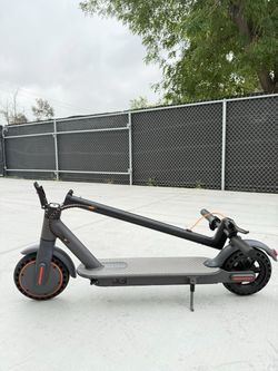 Electric scooter🆕