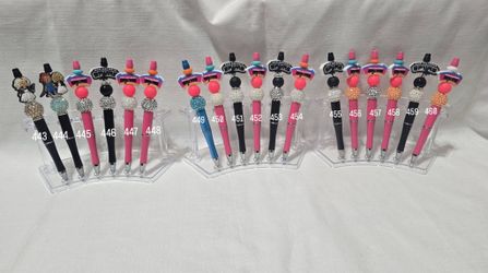 Spurs pens and keychains
