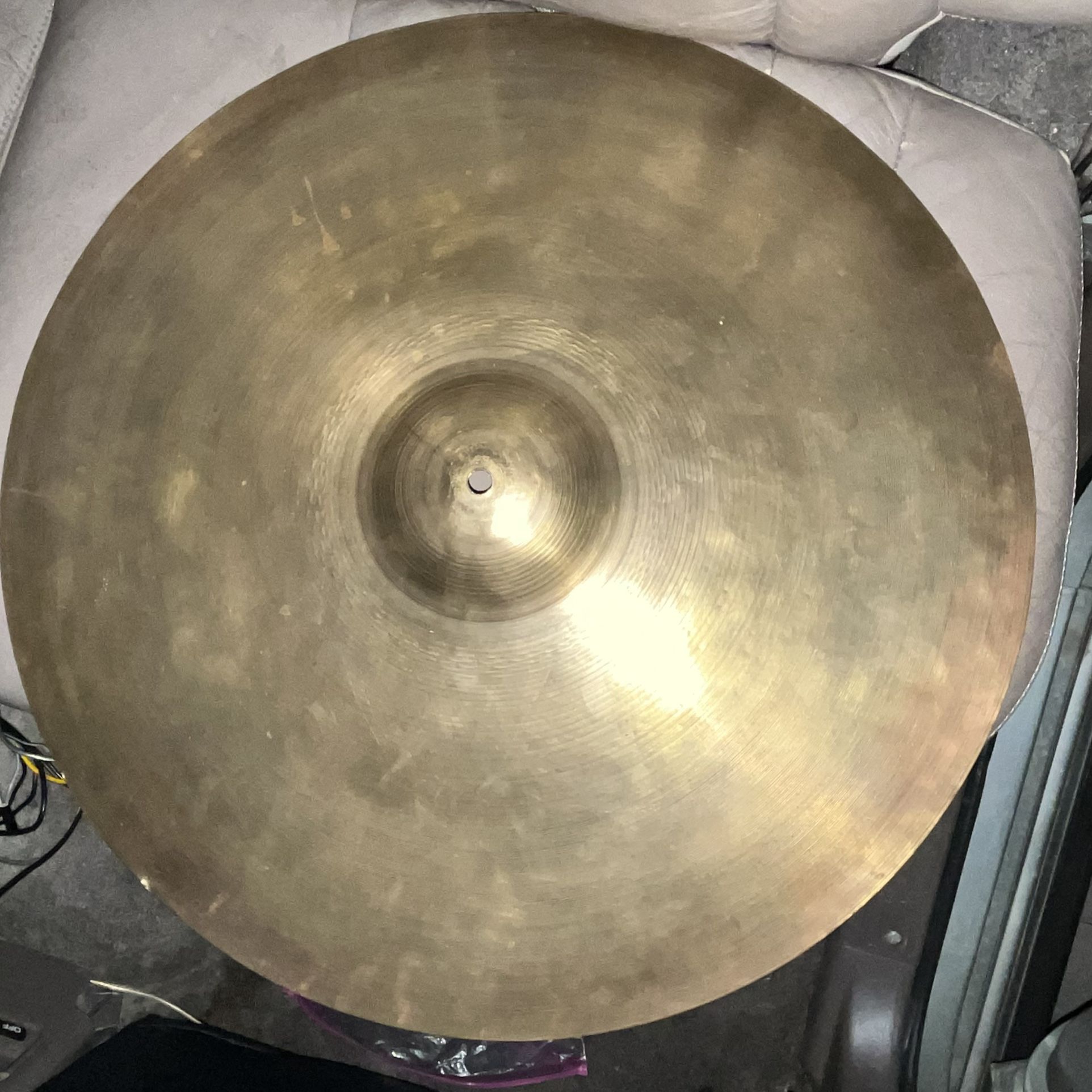 22 inch ride symbol no cracks