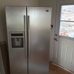 LG Refrigerator For Sale