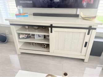 Farmhouse TV Stand / Entertainment Center – Excellent Condition