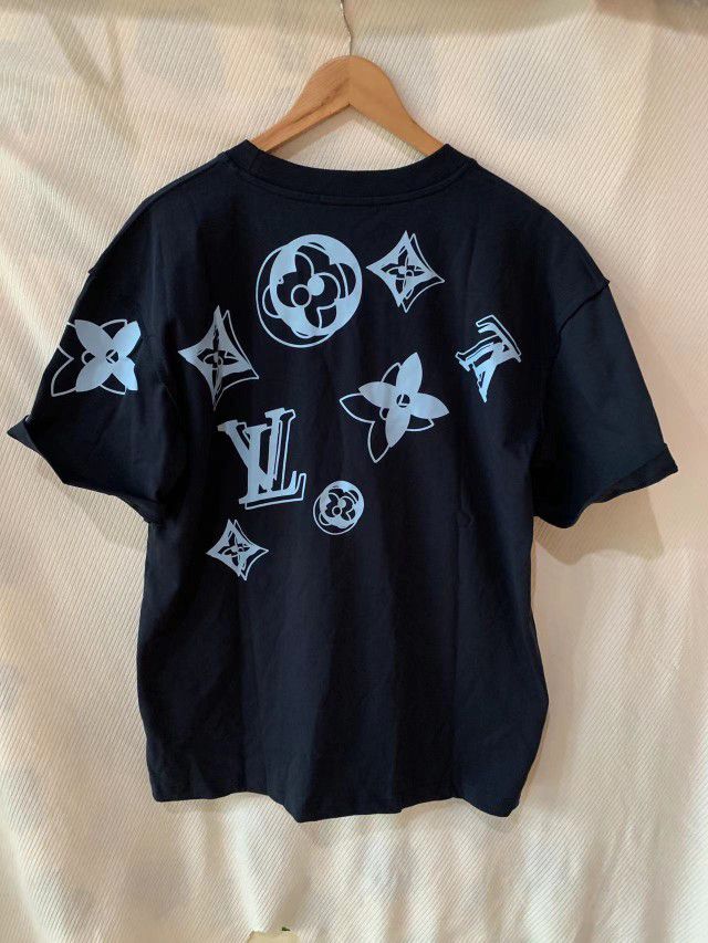 Louis Vuitton T-shirt for Sale in Colorado Springs, CO - OfferUp
