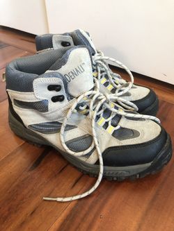 Denali boots shoes size 8