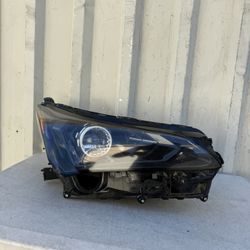 2018 2019 2020 2021 LEXUS NX Nx300h Nx300 Nx200t Headlight Headlamp Right Passenger Side RH USED OEM ORIGINAL (Review All The Pictures Small Crack 