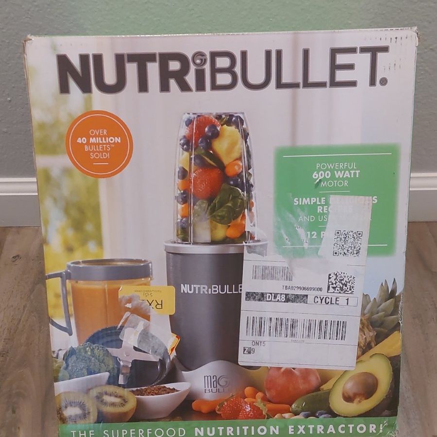 Nutribullet Personal Blender for Shakes, Smoothies, Food Prep, and Frozen Blending, 24 Ounces, 600 Watt, Gray, (NBR-0601)