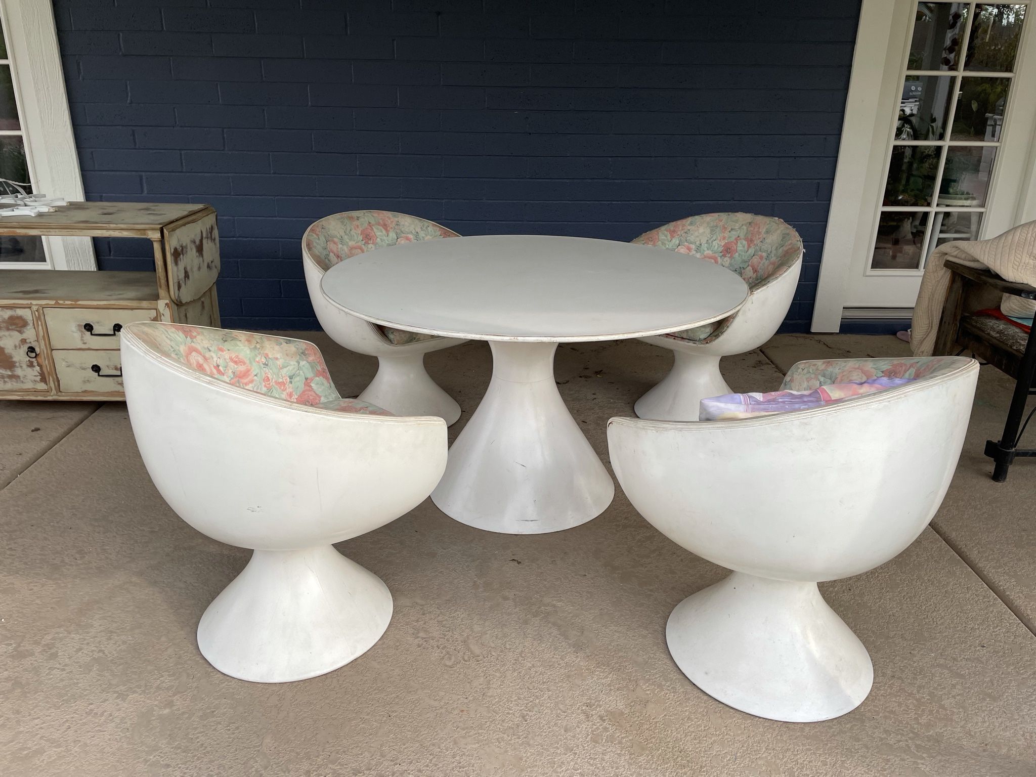 Vintage Collectible 1970's Chromcraft Swivel Egg Chairs & Dining Table Set