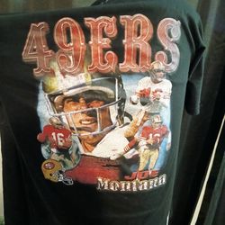 Mitchell an ness San Francisco 49ers Joe Montana Graphic T-Shirt