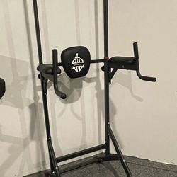Pull Up Bar Station