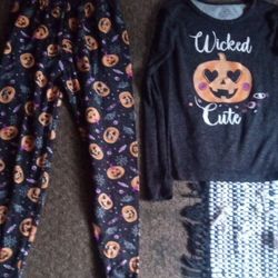 Girls Halloween Pajamas Good Condition Size 10$8.00