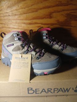 FEMALE BEARPAW BOOTS