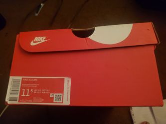 Nike Acalme