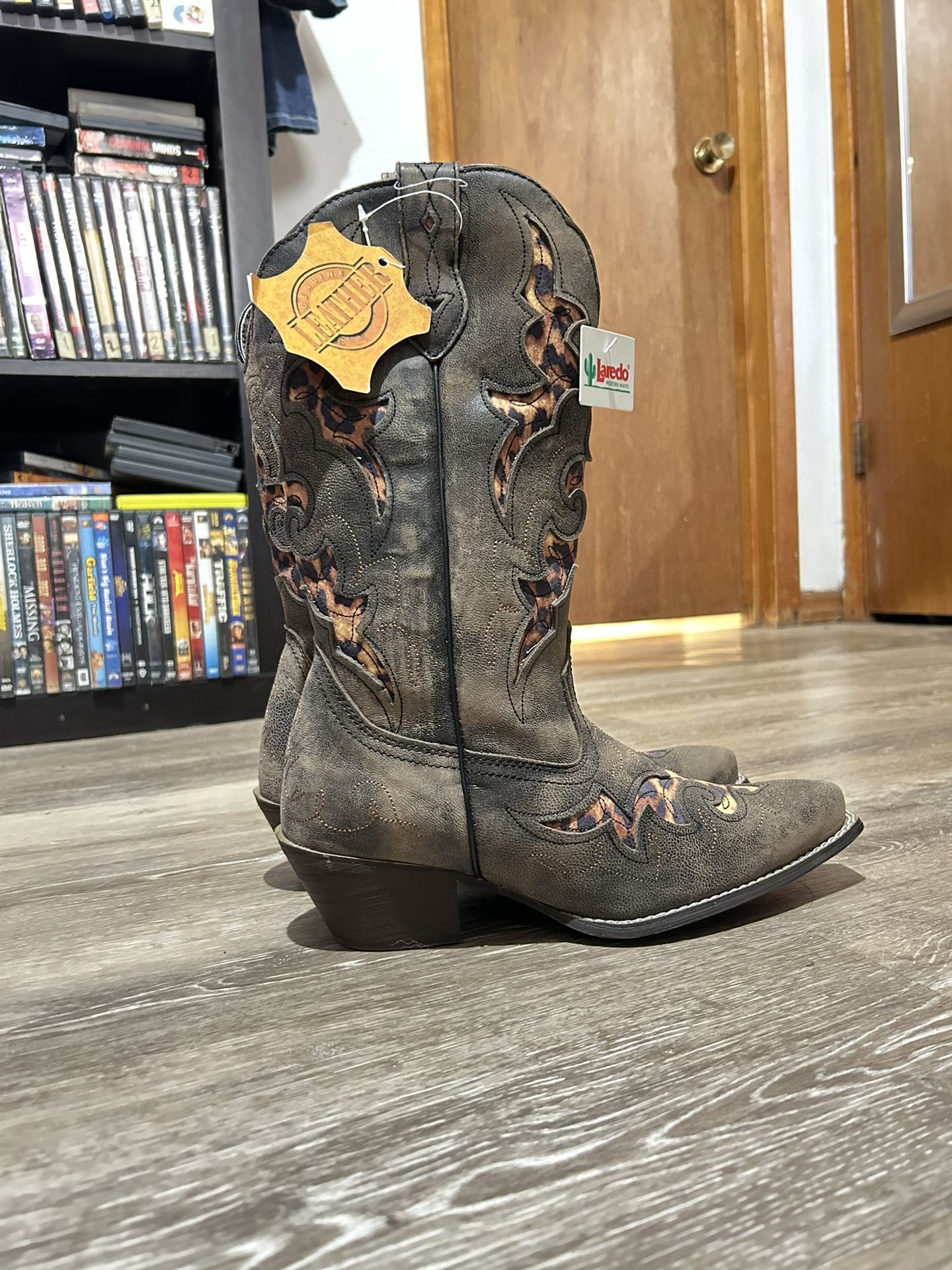 BRAND NEW Laredo Leather Cowgirl Boots