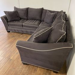 3-piece Sectional Couch Sofa *Free Delivery*