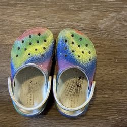 Size 6 need to be cleaned .