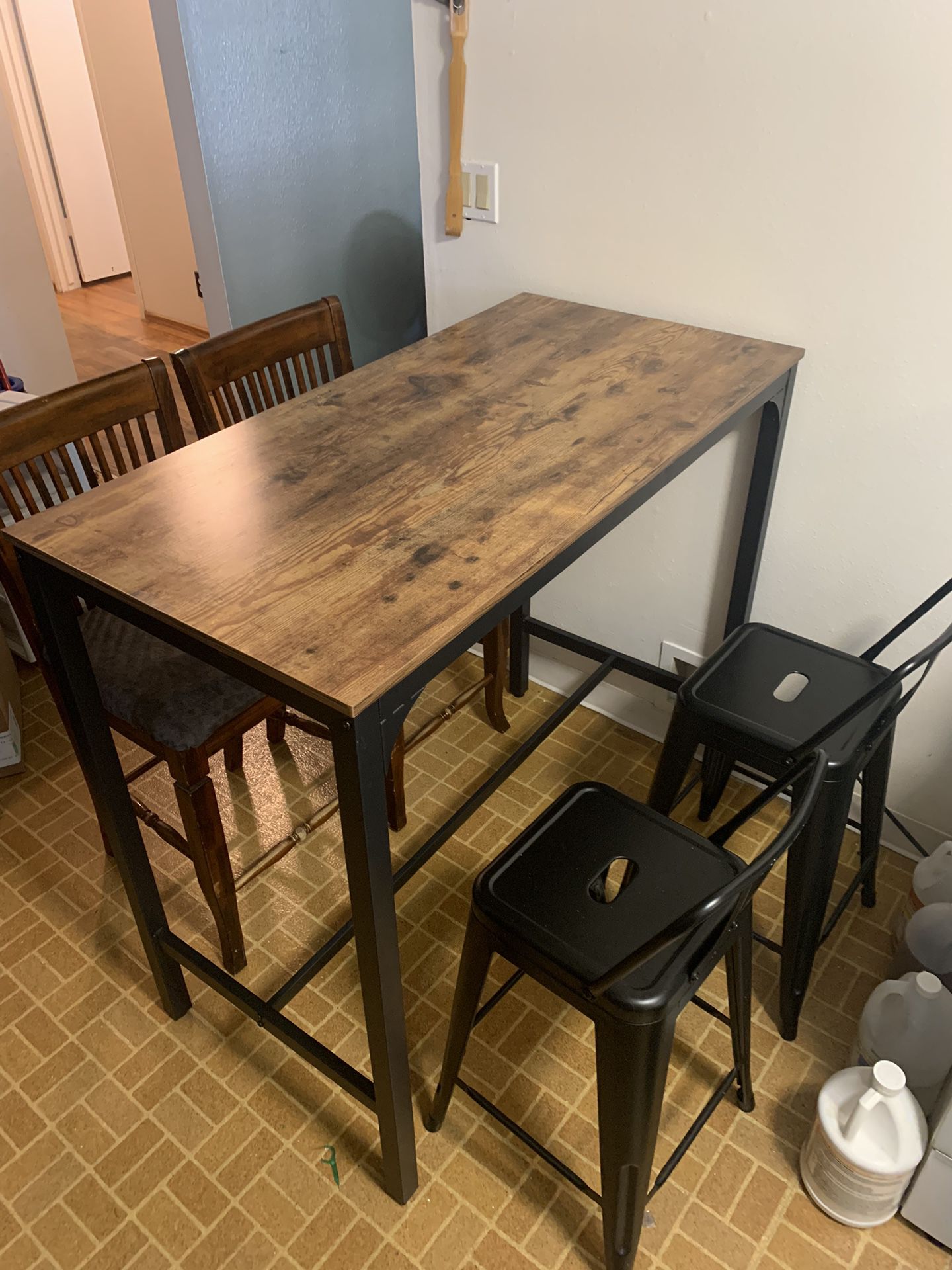 Coffe Table With Chairs