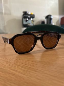 Fendi FE40076U Sunglasses
