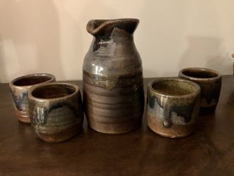 Beautiful signed Ceramic sake/tea set 5 piece