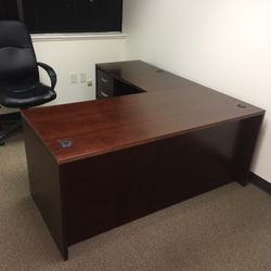 Nice Full Desk  & L Extension  