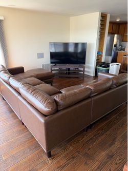 $900 OBO Good leather sectional couch