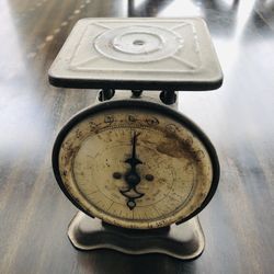 Antique/vintage Scale 