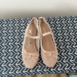 Women’s flats