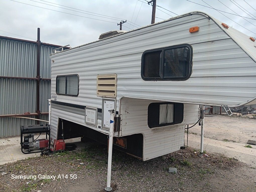 Lance Squire Lite Camper