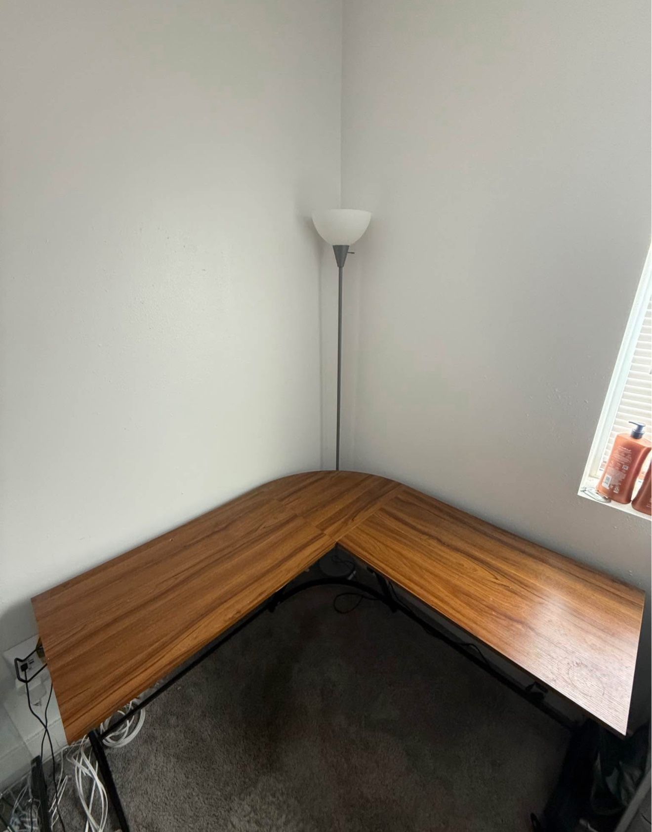 L Shaped Desk (SEE DESCRIPTION)