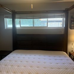 Cal King/King Bedroom Set With Dresser:mirror And Two End Tables