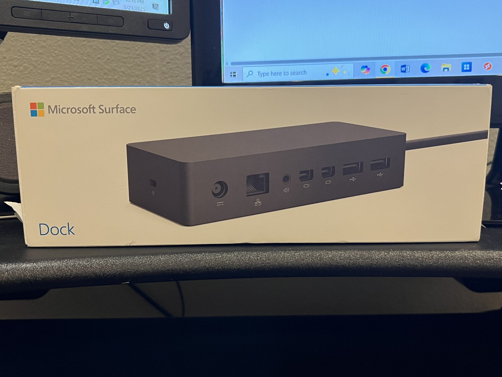 Microsoft surface dock
