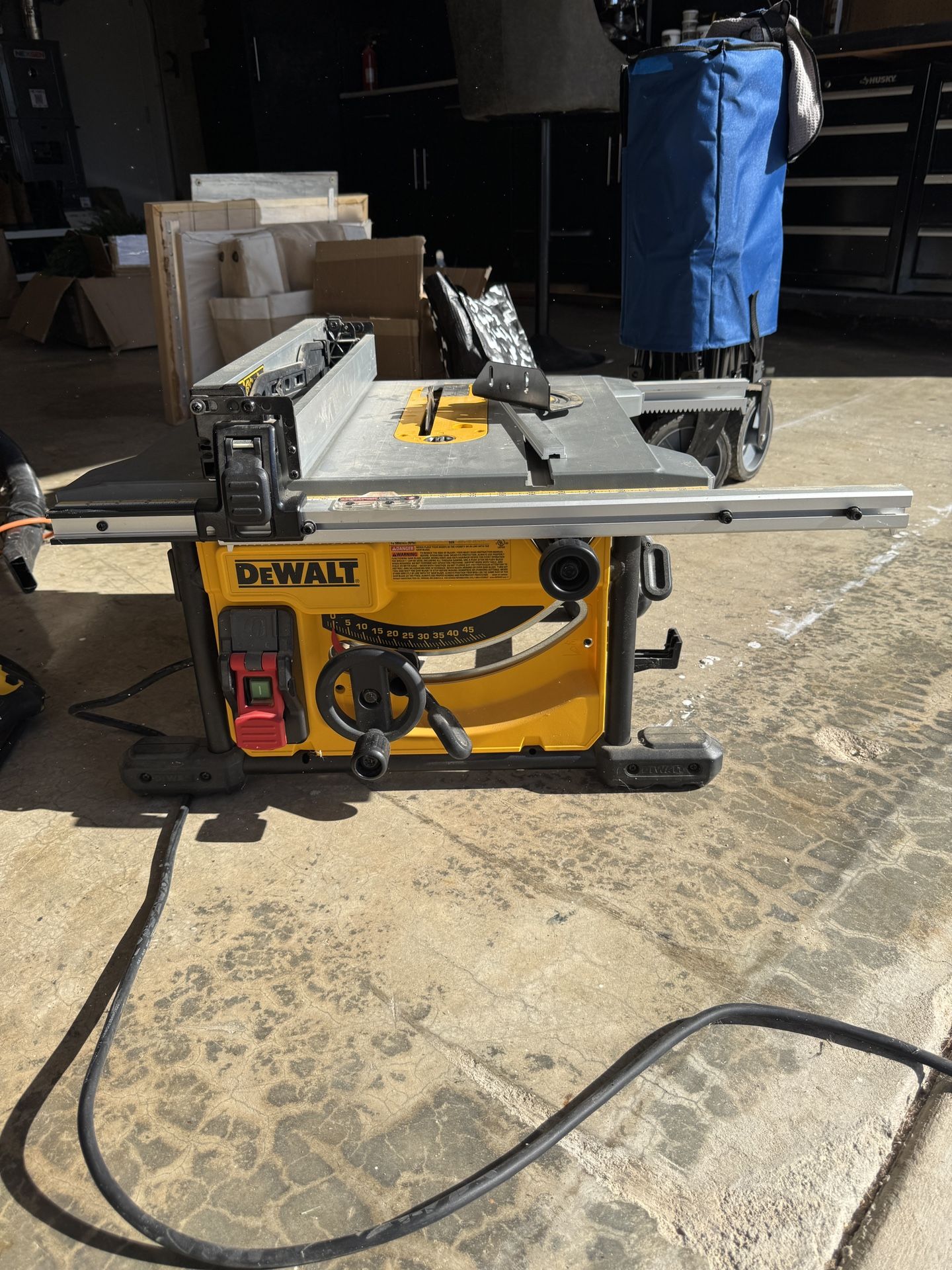 DEWALT 8-1/4” Portable Jobsite Table Saw (DWE7485) – Powerful & Compact