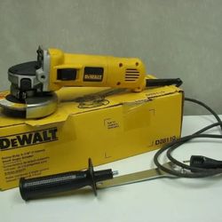 DEWALT D28110 4-1/2" Angle Grinder Corded In Box W/Disc, Handle & Wrench(11,000RPM)