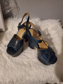 Michael Kors size 7M wedges