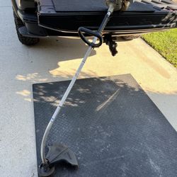 Echo Weedeater Runs Good. Missing The Spool For String.