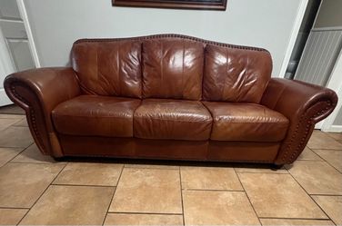 $200 or best offer Wicks furniture sofa and love seat. Quality furniture used