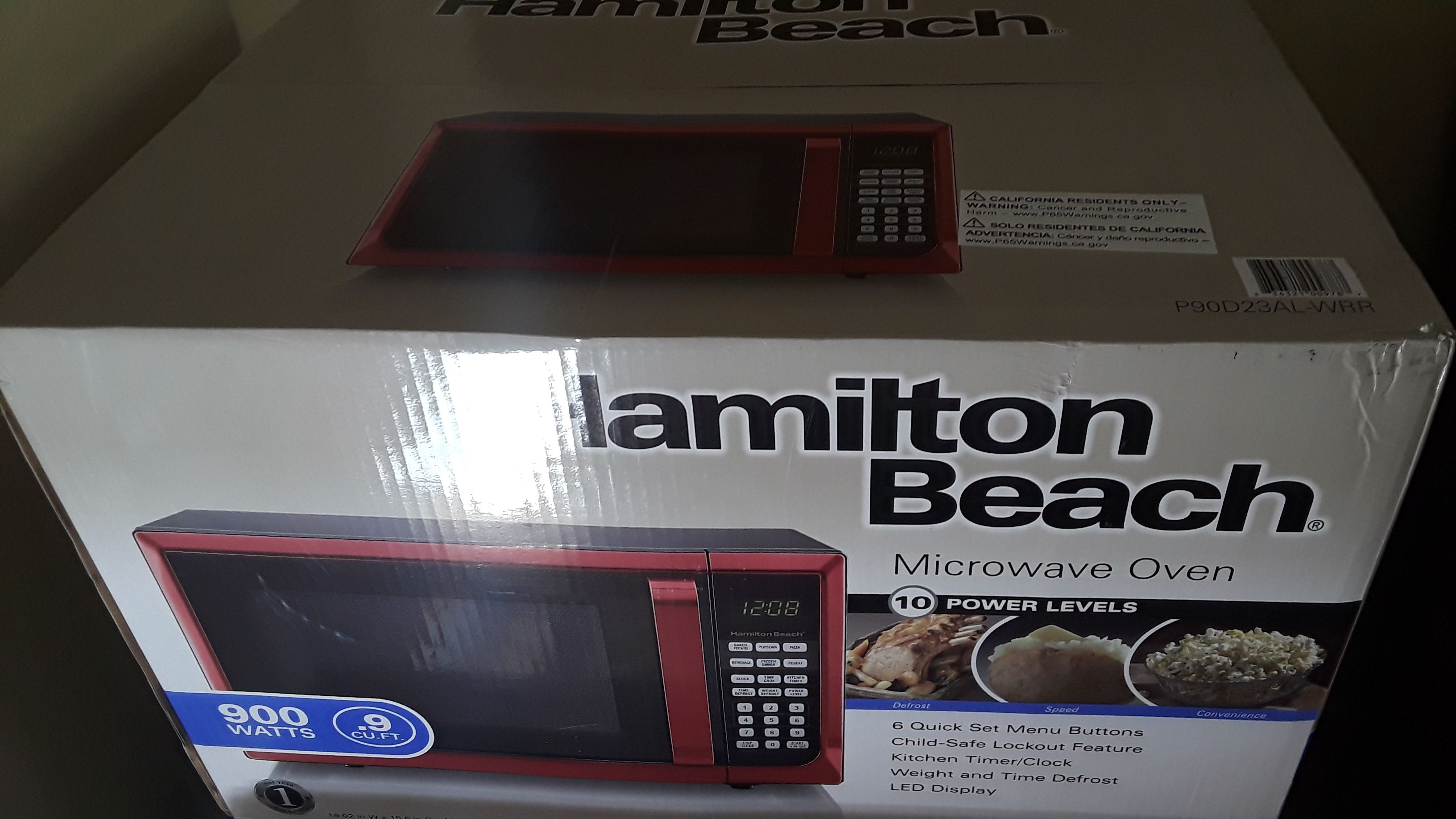 Hamilton Beach Microwave Oven 900 Watts 9 CU.FT. Stainless Steel P90D23ALWRR Countertop. Brand New in box.