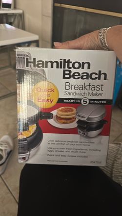 Breakfast sandwich maker