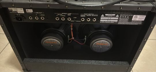 Roland Guitar Amplifier with Dual Speakers
