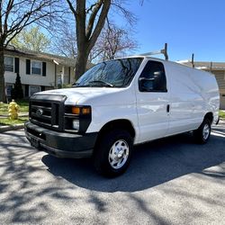 2010 Ford E-350