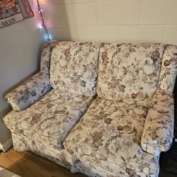 Floral Love Seat 