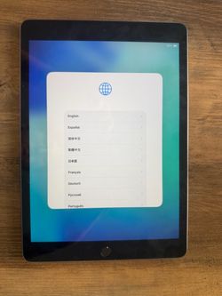 Apple iPad Space Gray (9th Generation 2021) + Slim Folio Keyboard + Apple Pencil