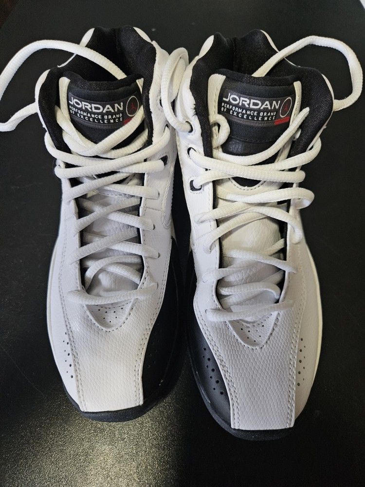 JORDAN HARCOURT CLAhttps://https://.com/redirect/?o=d3d3LnRpa3Rvay5jb20vdC9aVExOOE45QlQv