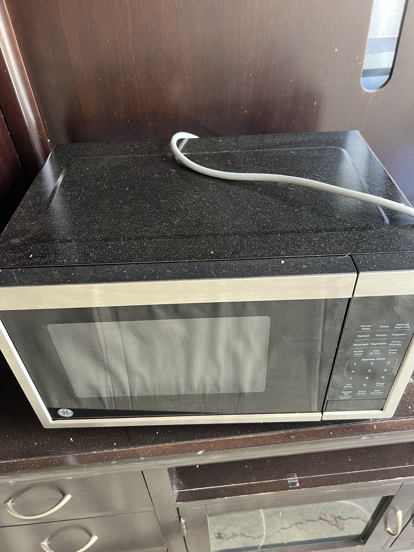 General Electric 2023 Microwave With WiFi 
