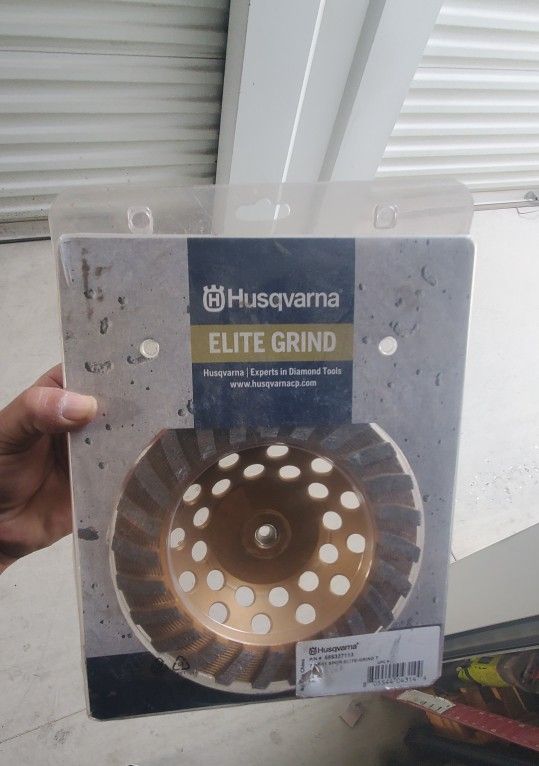 Husqurvana 7" Wheel Cup