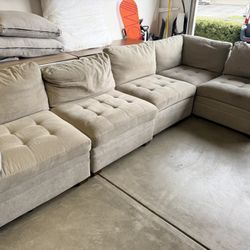Beautiful neutral beige sectional sofa in great condition (Delivery available)🚚 