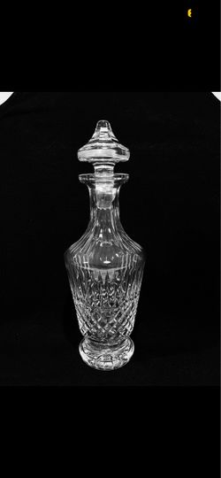 Vintage Waterford Crystal Maeve Cut Wine Decanter & Stopper 12.75” Ireland. Beautiful crystal Waterford decanter is in excellent condition.