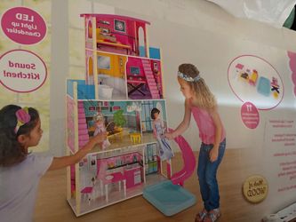 Brand new / in box never opened Jupiter Barbie dollhouse