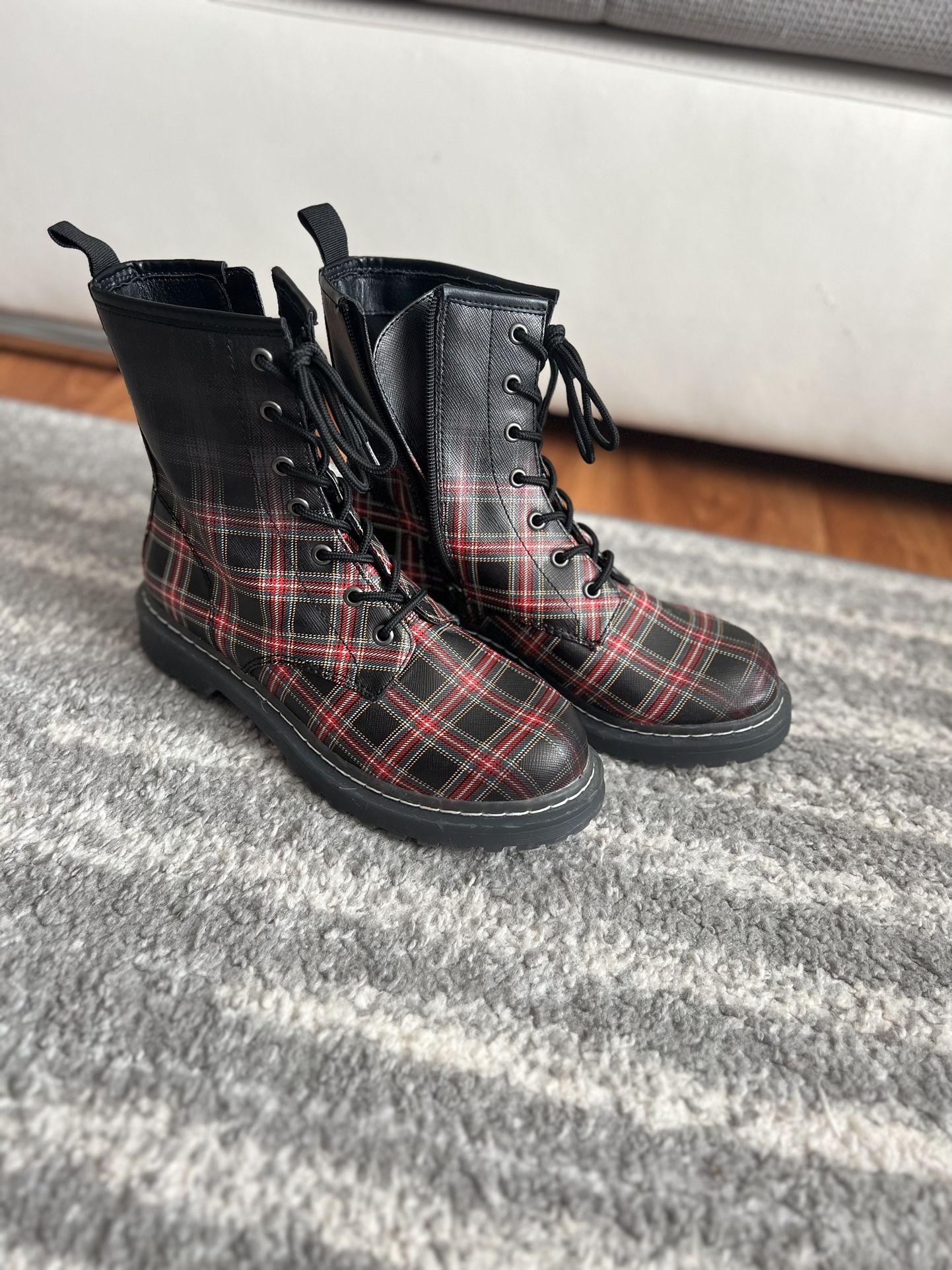 New Wild Pair Women's Big Girls Red and Black Plaid Combat Boots size 8